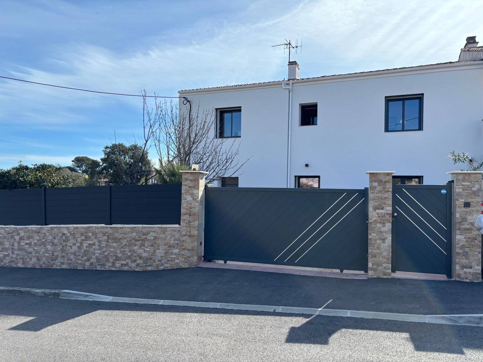F2 4 Pers 5Min Commerce Plages Saint Aygulf Exterior photo